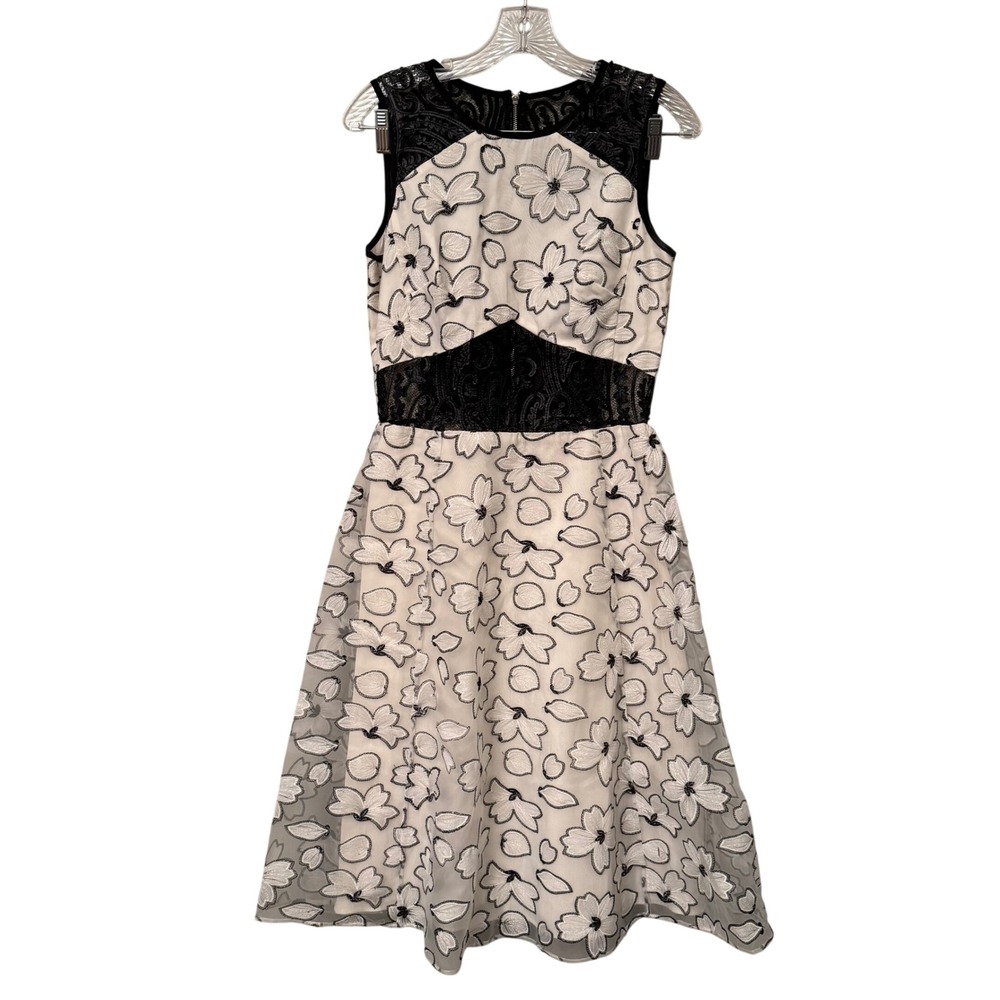 White Floral Embroidered Dress Black Lace Trim Sleeveless A-Line Dress‎ Size 4